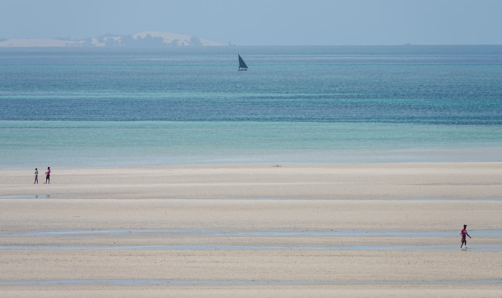 dhows off the Bazaruto sands